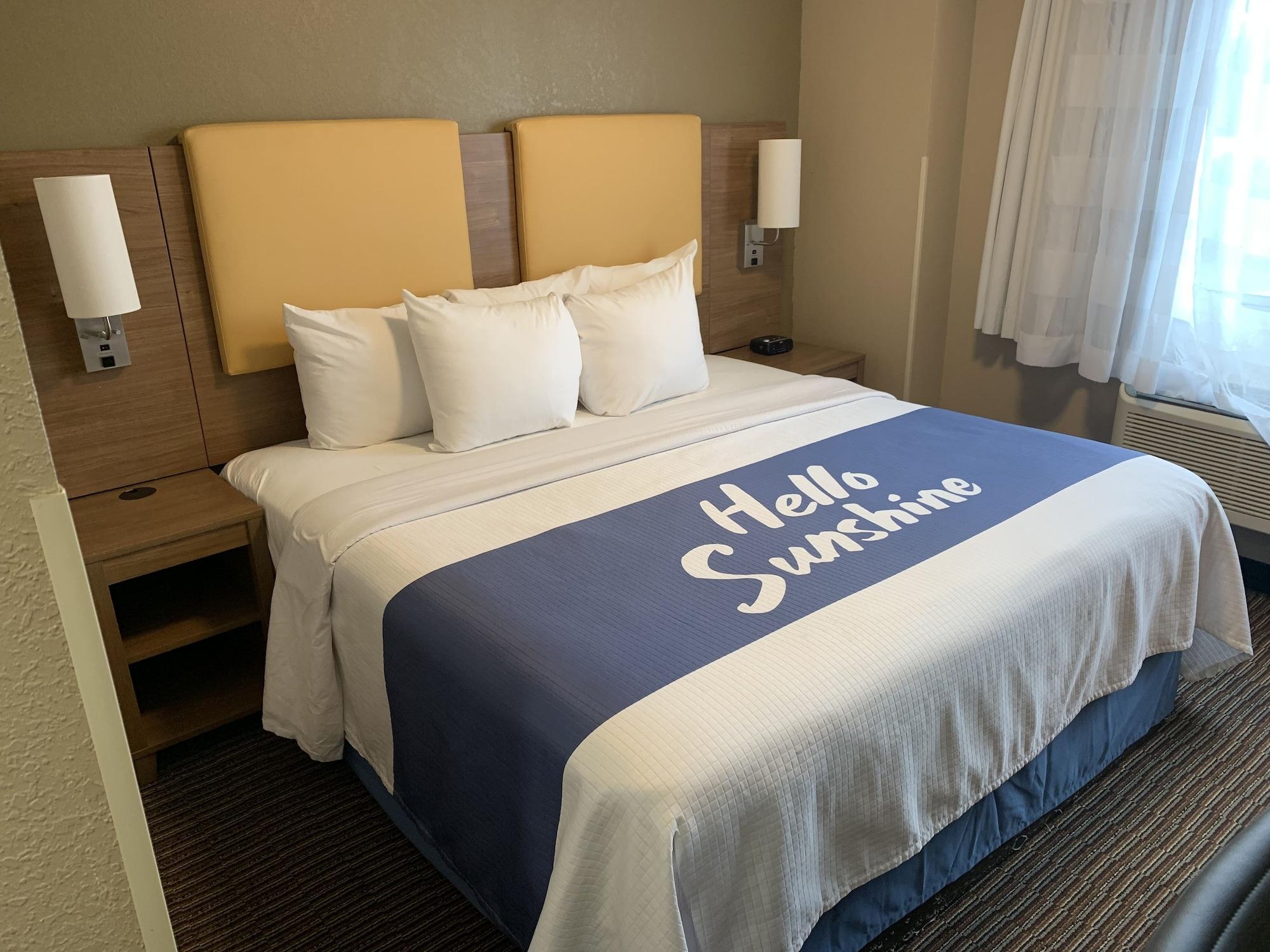 Days Inn By Wyndham Brooklyn Borough Park Nova Iorque Exterior foto