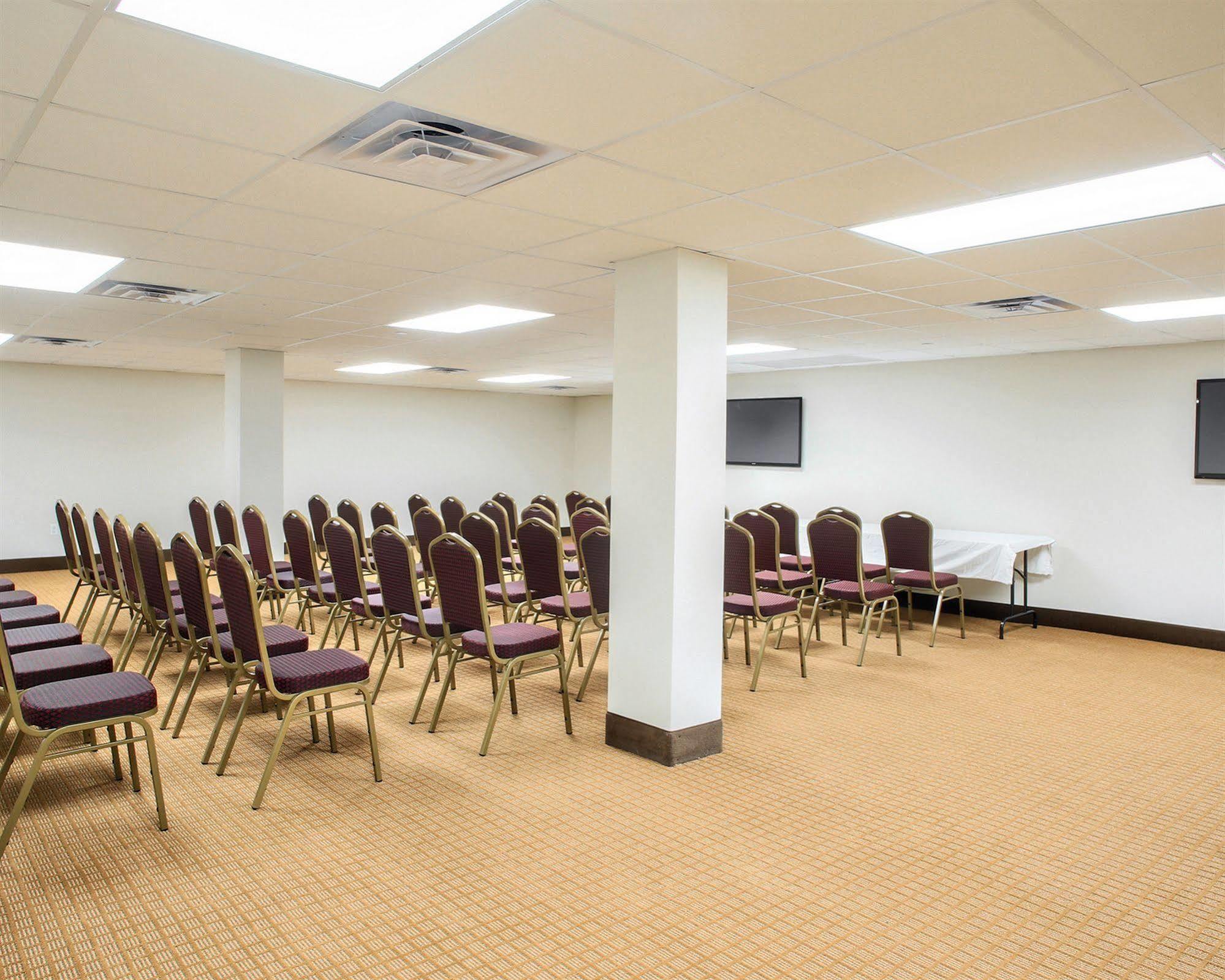 Days Inn By Wyndham Brooklyn Borough Park Nova Iorque Exterior foto