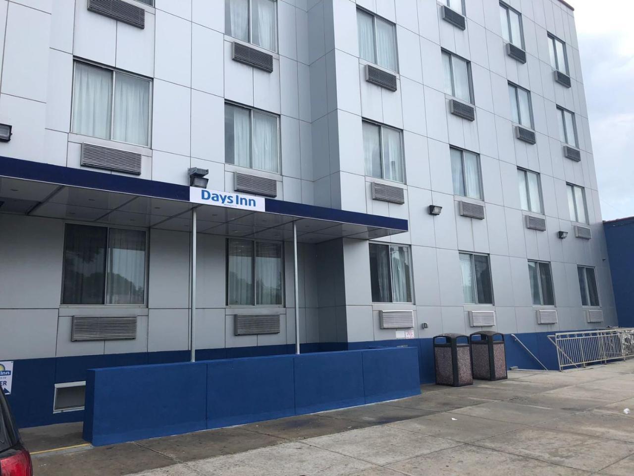 Days Inn By Wyndham Brooklyn Borough Park Nova Iorque Exterior foto